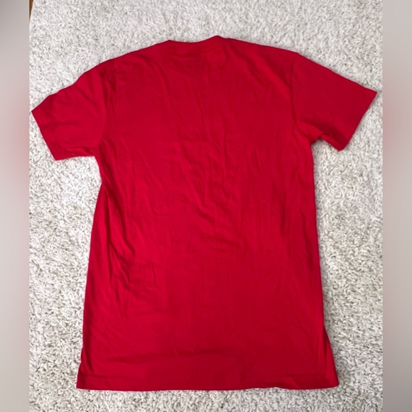 Unisex Size Small Red Graphic T-Shirt GUC - Picture 2 of 6